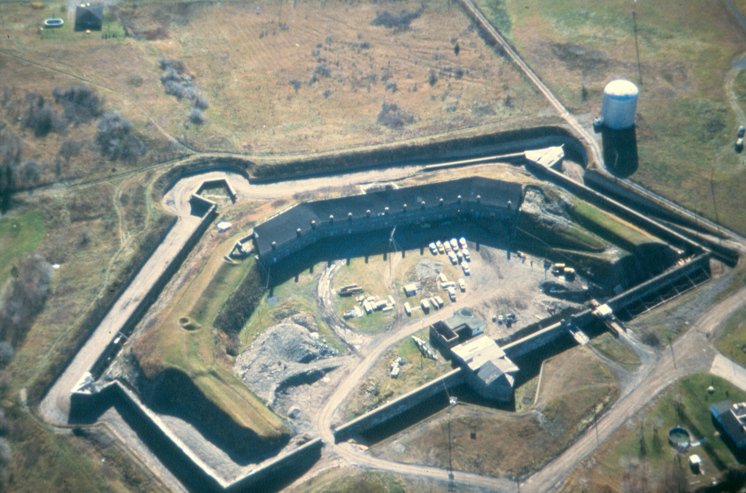 Fort Lauzon Lévis, 41, chemin du Gouvernement, Lévis vue aérienne 11-d.na.civile-79-5984